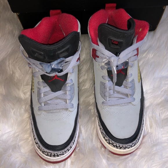 NIKE AIR JORDAN SPIZIKE BG 7 YOUTH WOLF GREY - Picture 5 of 8